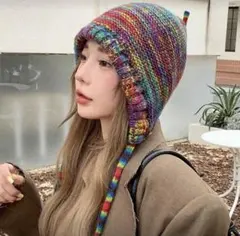 【【 新品未使用 月末セール 】】カラフルニット帽子　ストラップ　耳当て　人気