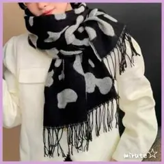 BLACK × WHITE リバーシブル モノトーン 牛柄 マフラー 10