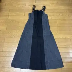 アズールバイマウジー　ダークグレー ストラップ付きデニム風ワンピース