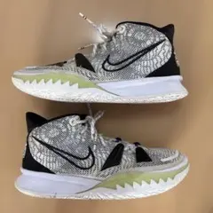 カイリー4 Kyrie4 GS '90S' 25センチ カイリー4 Kyrie4 GS '90S' 25センチ - メルカリ