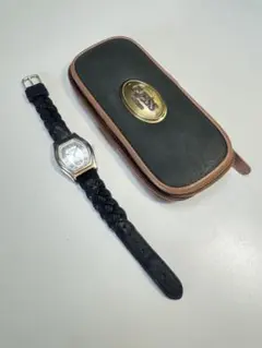 A401ケース付き腕時計 GUESS ゲス 編み込みレザーベルト 1995年製のサムネイル