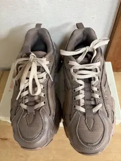emmi×FILA INTERATION LIGHT スニーカー　厚底 ブラウンのサムネイル
