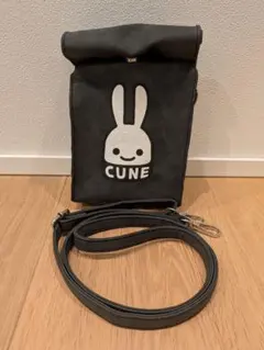 CUNE ウサギロゴ くるくるポーチ ダークグレーのサムネイル