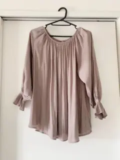【美品】ハニーズ　モカブラウス