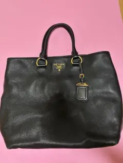 PRADA ブラック レザー ハンドバッグ