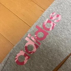 adidas グレー スウェットパンツ