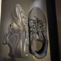 【美品】Nike スニーカー オールブラック　ダウンシフター6 軽量　ランニング