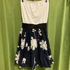ワンピース　花柄　刺繍のサムネイル