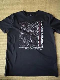 Under Armour 黒 Tシャツ YXL