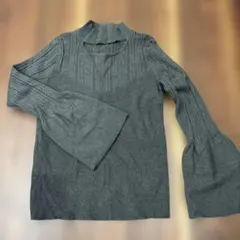 フレアスリーブ リブニット トップス ハイネック風　グレー