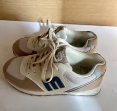 Item thumbnail for item 25cb7c26-a4d1-445e-98bf-c9c9746d7ba7