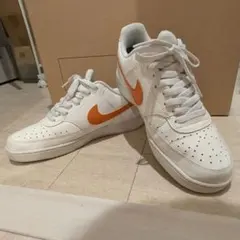 Nike ホワイト/オレンジ スニーカー