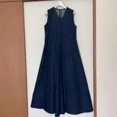 ミラオーウェン、ノースリーブVネックロングワンピース ダークデニム