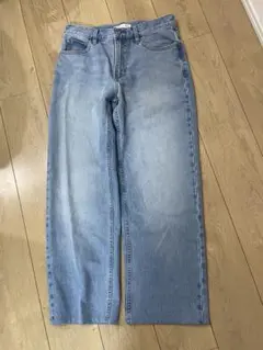 ユニクロ JW ANDERSON ストレートジーンズ