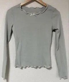 mon Lily モンリリィ グレー 長袖 トップス