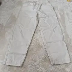 白 ワイドパンツ