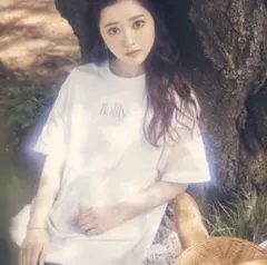 fiolily ロゴtシャツ 山本月 ルナのサムネイル