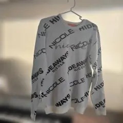 HIDEAWAYS NICOLE ロゴ総柄 クルーネック ニット
