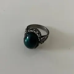 サイズ調節可能　ヴィンテージ　エメラルドグリーンのヴィンテージリング