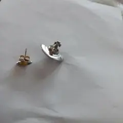 ヴィヴィアン　ピアス