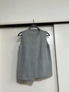 グレー　ベスト