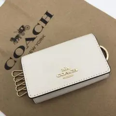 【新品未使用】COACH キーケース ホワイト 三つ折りレザー 新品☆COACH コーチ キーケース ホワイト コーチロゴ レザー