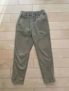 UNIQLOカーキチノ長ズボン130