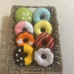 ハンドメイド　おままごと　フェルトドーナツ8個のサムネイル