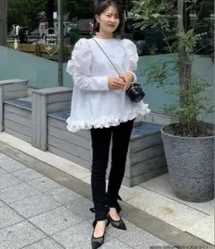 【fitmore】裾フリルギャザースリーブブラウス