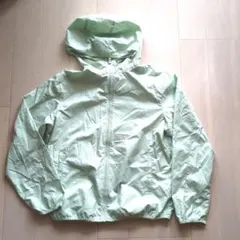 ユニクロ ポケッタブルパーカー 150 グリーン