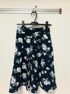 マジェスティックレゴン　水彩画風フラワースカート