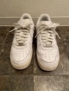 NIKE Air Force 1 ホワイトのサムネイル