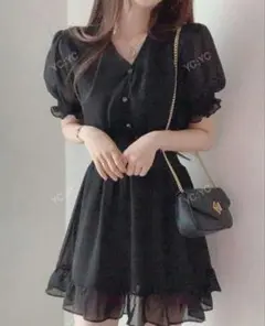 【ほぼ新品・早いものがち！】黒いVネックワンピース フリル袖