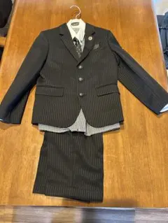 男の子　130 入学式　 卒業式 MICHIKO LONDON フォーマルスーツ