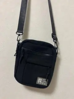ブラックキャンバスショルダーバッグ