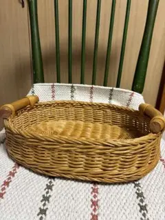 ❤️手持ち付きの籠　手作りしっかり の未使用品　沢山入ります。