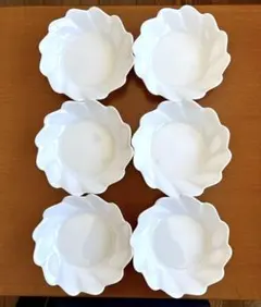 ヤマザキ春のパンまつり 白い花びら型陶器皿　6枚セット