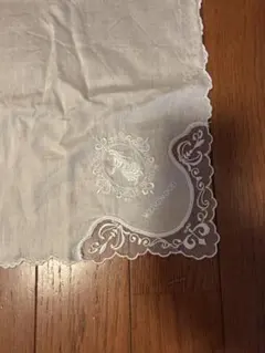 【ブライダル】Wedgwood 刺繍入り白 レースハンカチのサムネイル