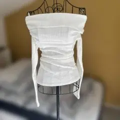 オフショルダー Tシャツ