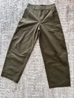 UNIQLOジャージーバレルレッグパンツ　オリーブ　Sサイズ