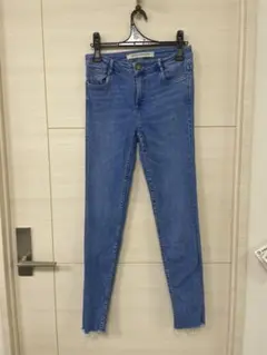 ZARA スキニーデニム カットオフ　切りっぱなし