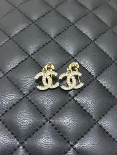 CHANEL リボン ココマーク ラインストーン ピアス - メルカリ