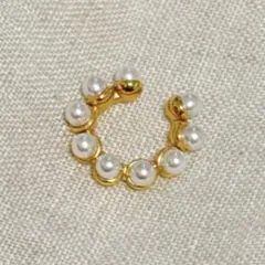 イヤーカフ　ゴールド　パール　ハンドメイド