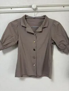 【新品】NICE CLAUP ブラウンブラウス　ボタン