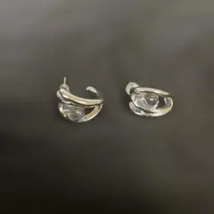 シルバー ツイストデザイン ピアス
