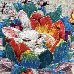刺繍フレーム❁⃘13.5cm　眠るウサギ　置き型　壁掛け　アジアン　プレゼント