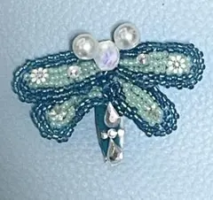 空色トンボのビーズ刺繍ブローチ ハンドメイド02