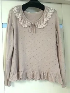 ピンクハウス くすみピンク色の可愛いニットのサムネイル