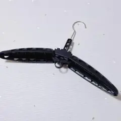 ウェットスーツ ハンガー 折りたたみ サーフィン ダイビング　ブラック　1点