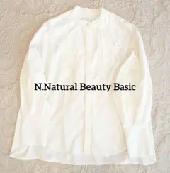 N.Natural Beauty Basicくるみボタン フリルブラウス 상태좋음